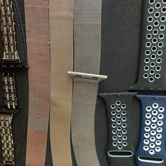 Apple Watch bands selling as lot - Picture 3 of 5